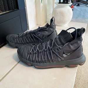 NIKE KEVIN DURANT 35 SNEAKERS Size:9.5 Basketball